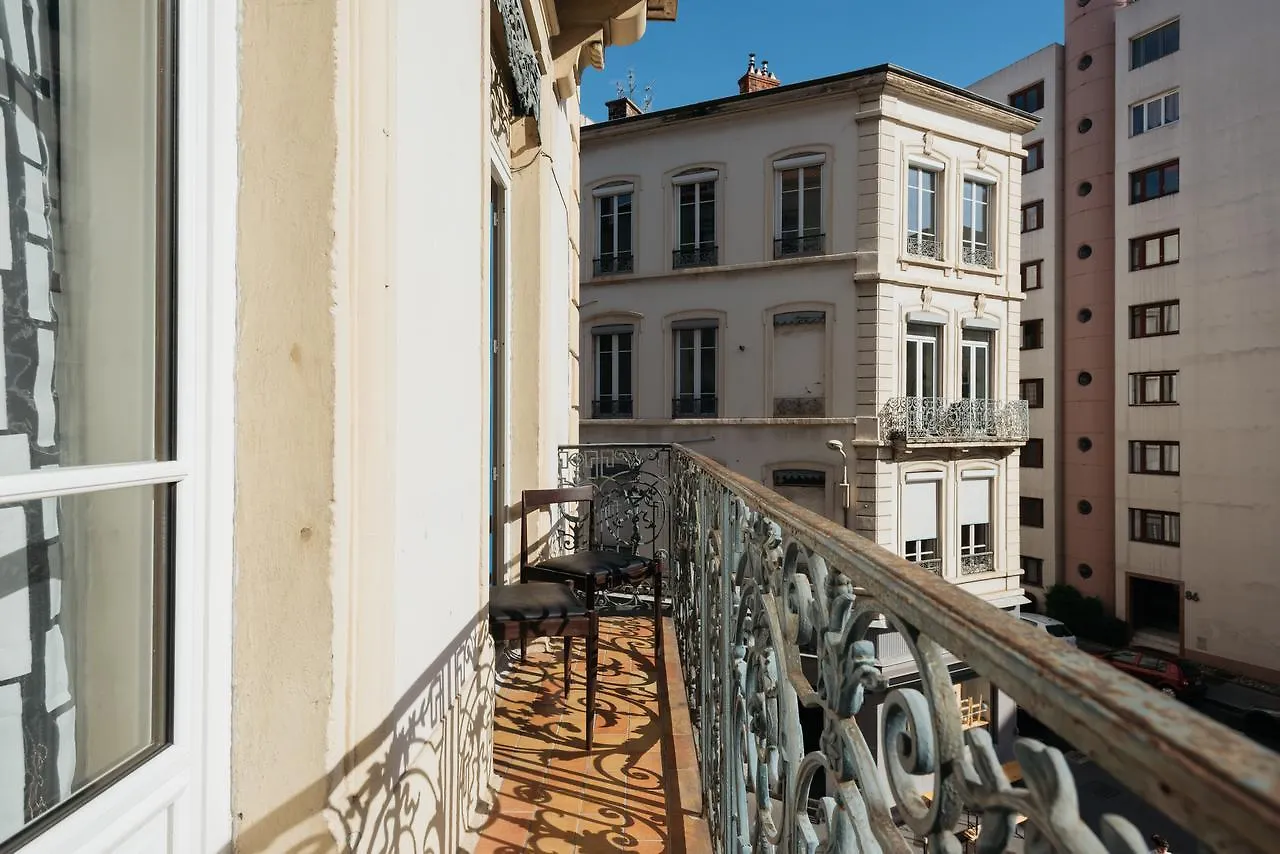 Dify Joli - Place Des Brotteaux Lyon 0*,  France